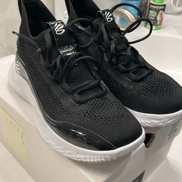 Steph Curry Under Armour M 5.5 W 7 high tops, great condition. Barely worn. - Picture 2 of 6